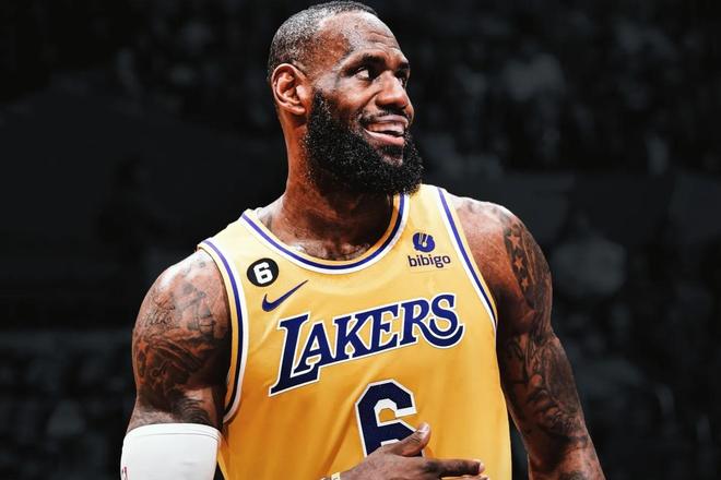 的双重角色 的双重角色